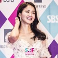 Lee Si Young di SBS Entertainment Awards 2016