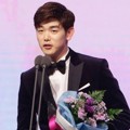 Eric Nam Raih Piala Best Couple Award