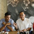 Roy Marten Saat Menggelar Jumpa Pers di Koi Restaurant, Mahakam, Jakarta Selatan