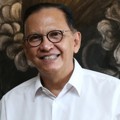 Roy Marten Saat Menggelar Jumpa Pers di Koi Restaurant, Mahakam, Jakarta Selatan