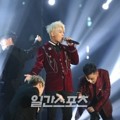 Penampilan Grup Senior Sechs Kies di Hari Pertama Golden Disk Awards 2017