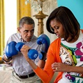 Berpose Ala Petinju, Obama Menunjukkan Sisi Humornya Bersama Michelle Obama di Acara Paskah di White House