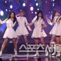 Cosmic Girls Tampil Cantik Nyanyikan Lagu 'I Wish'