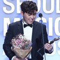 Han Dong Geun Raih Piala EPK Discovery Award