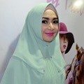 Eddies Adelia di Gala Dinner Beauty Traveler