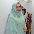 Eddies Adelia di Gala Dinner Beauty Traveler
