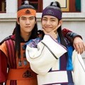 V Bangtan Boys Bersama Kakak Tirinya Kim Hyun Joon di BTS Drama 'Hwarang'
