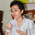 Julia Perez Dirawat di RSCM, Jakarta