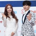 Solar Mamamoo dan Leeteuk Super Junior di Red Carpet Gaon K-Pop Chart Awards 2017