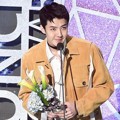 Sehun EXO Raih Piala Artist of Fan Choice – Individual