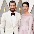 Jamie Dornan Ditemani Sang Istri di Red Carpet Oscar 2017