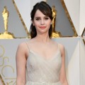 Felicity Jones di Red Carpet Oscar 2017