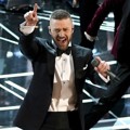 Justin Timberlake Buka Acara dengan bawakan Lagu 'Can't Stop the Feeling!'