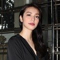 Velove Vexia di Konferensi Pers Film 'Chrisye'