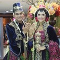 Adhitya Putri Cantik dengan Riasan Paes Ageng Tanpa Meninggalkan Hijab