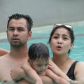 Raffi Ahmad Sabar Jaga Rafathar yang Ingin Berenang Sendiri