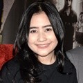 Prilly Latuconsina di Konferensi Pers Film 'Danur' Raih Penghargaan MURI sebagai Film Horor Indonesia Tercepat Meraih Sejuta Penonton