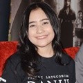 Prilly Latuconsina di Konferensi Pers Film 'Danur' Raih Penghargaan MURI sebagai Film Horor Indonesia Tercepat Meraih Sejuta Penonton