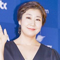 Ra Mi Ran di Red Carpet Baeksang Arts Awards 2017