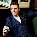 Dan Stevens di Majalah GQ Edisi April 2017