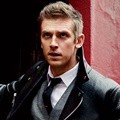 Dan Stevens di Majalah GQ Edisi April 2017