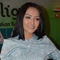Siti Badriah Rilis Album Kompilasi 'Salam Religi'