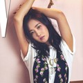 Pose Cantik Yuri Girls' Generation di Majalah W Korea Edisi Agustus 2017