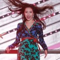 Sunmi eks Wonder Girls tampil solo membawakan 'Gashina' di Incheon K-Pop Concert 2017.