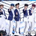 Grup rookie ONF membawakan lagu debut mereka di acara itu.