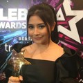 Meski bersaing ketat dengan artis lainnya, film 'Danur' yang dibintangi Prilly Latuconsia berhasil menang kategori Film Indonesia Terseleb.