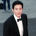 Sebagai salah satu nominasi Top Excellence Actors, Kwon Yool juga terlihat hadir di Korea Drama Awards 2017.