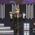Tak cuma Best Male Rookie, Sungjae BTOB juga meraih piala Star of the Year.