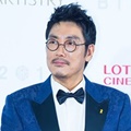 Jo Jin Woong Tampil Tegas dan Percaya Diri di Red Carpet BIFF 2017
