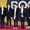 Gantengnya ketujuh member GOT7 di red carpet Busan One Festival 2017.