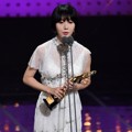 Lee Jung Hyun memenangkan Best Supporting Actress kategori film lewat aktingnya di 'Battleship Island'.