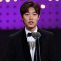 Ryu Jun Yeol meraih Best Rookie Actor kategori film lewat aktingnya di 'The King'.