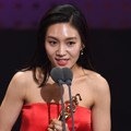 Choi Hee Seo membawa pulang piala Best Rookie Actress kategori film lewat aktingnya di 'Park Yeol'.