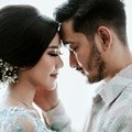 Sebagai ibu, Amy Qanita mendoakan agar rencana pernikahan Jeje dan Syahnaz diberi kelancaran. Wah selamat ya Jeje dan Syahnaz.