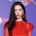Kecantikan Sunmi yang mencuri perhatian di red carpet MAMA 2017 Hong Kong.