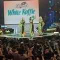 Trio Macan hadir menyanyikan lagu yang sedang hits, 'Jaran Goyang'