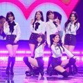G-Friend melanjutkan penampilannya di KBS Gayo Daechukje 2017 dengan membawakan lagu 'Me Gustas Tu'.