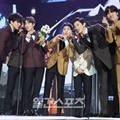 EXO yang meraih penghargaan Ceci Asia Icon Awards di Golden Disc Awards 2018 memberikan pidato penghargaan mereka.