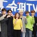 Super Junior bersama PD dan penulis naskah variety show 'Super TV'