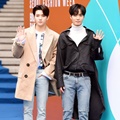 Ren dan JR NU'EST W yang sedang naik daun pun turut hadir di Seoul Fashion Week 2018.