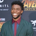 Chadwick Boseman tampil keren di global premiere film 'Avengers: Infinity War'.