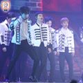 Sayangnya, tur konser 'EXO PLANET #4 - The ElyXiOn' ini hanya diikuti 8 member minus Lay yang sibuk dengan kegiatannya di Tiongkok.