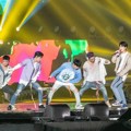 iKON semangat nyanyikan lagu 'Rhythm Ta', 'My Type', 'Love Scenario' dan 'B-Day' di SBS Super Concert di Taipei