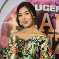 Isyana Saraswati Meraih Piala Artis Terbaik Wanita di Anugerah Planet Muzik 2018