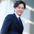 Kam Woo Sung di red carpet Korea Drama Awards 2018.