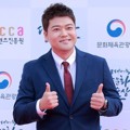 Jun Hyun Moo di Red Carpet Korean Popular Culture And Art Awards 2018